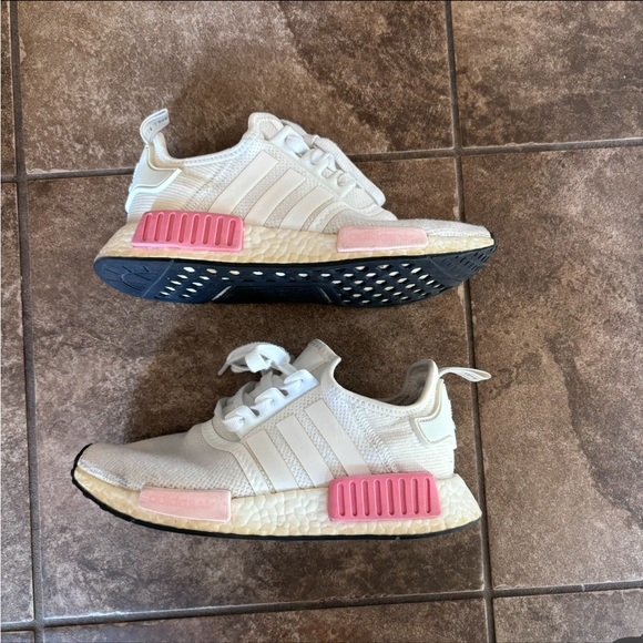 Adidas NMD R1 White Rose - Picture 3 of 3